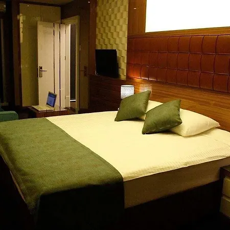 Atasehir Palace & Conference Ξενοδοχείο 4*