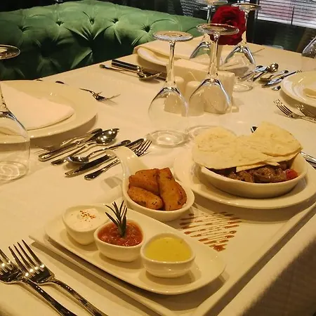 Hotell Atasehir Palace & Conference 4*