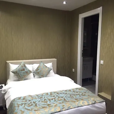 Atasehir Palace & Conference Hotel 4*
